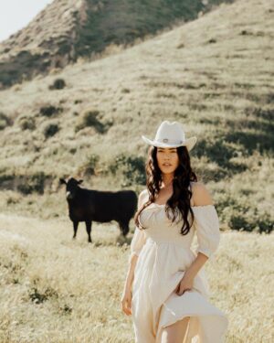 Jacqueline MacInnes Wood Instagram - Do you think my husband will notice if I take her home?…🐮