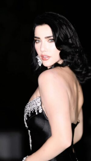 Jacqueline MacInnes Wood Instagram - Drip drip..🍾🥂