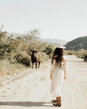 Jacqueline MacInnes Wood Instagram - Do you think my husband will notice if I take her home?…🐮