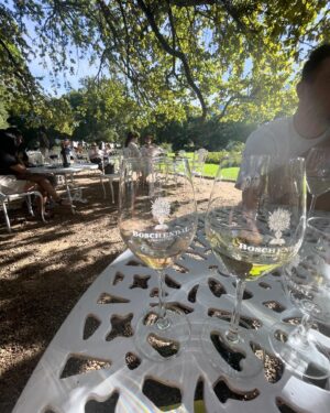 Jade Affleck Instagram - wine connoisseurs 🍷🧺