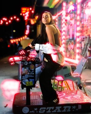 Jade Catta-Preta Instagram - Hey my nips are down here. Love this shoot with @johnandhiscamera such a nice lil slice of BK. #photography #brooklyn #comic 🧡