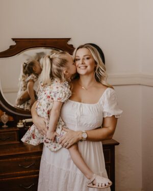 Jade Mead Instagram - Me and my girls 🥰 @marli.and.lottie 

I think I was always destined to be a girl mama 🥹

I love these photos from our Mummy & Me photo shoot with the very talented @foxandwildling_photography at @foxandwildling_studios 📸

#girlmum #mydaughters #mummyandme #mummyandmephotoshoot