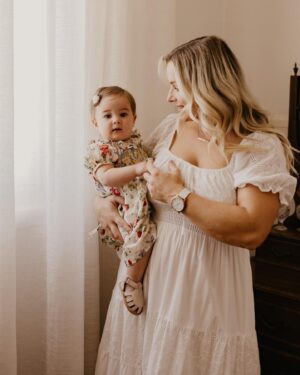 Jade Mead Instagram - Me and my girls 🥰 @marli.and.lottie 

I think I was always destined to be a girl mama 🥹

I love these photos from our Mummy & Me photo shoot with the very talented @foxandwildling_photography at @foxandwildling_studios 📸

#girlmum #mydaughters #mummyandme #mummyandmephotoshoot