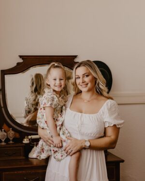 Jade Mead Instagram - Me and my girls 🥰 @marli.and.lottie 

I think I was always destined to be a girl mama 🥹

I love these photos from our Mummy & Me photo shoot with the very talented @foxandwildling_photography at @foxandwildling_studios 📸

#girlmum #mydaughters #mummyandme #mummyandmephotoshoot