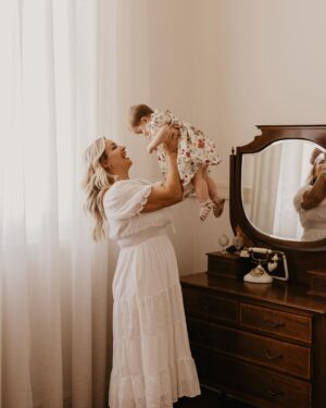 Jade Mead Instagram - Me and my girls 🥰 @marli.and.lottie 

I think I was always destined to be a girl mama 🥹

I love these photos from our Mummy & Me photo shoot with the very talented @foxandwildling_photography at @foxandwildling_studios 📸

#girlmum #mydaughters #mummyandme #mummyandmephotoshoot