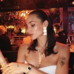 Jade Leboeuf Instagram - Quelle soirée 🌸 manger à @arden_weho pour finir par boire un verre au @chateaumarmont , tu aimes cette tenue? Taking the night off and hydrating with @biodermafrance @biodermausa Créaline 🫧