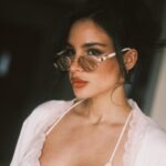 Jade Leboeuf Instagram - Mon mood en ce moment, « douce avec moi même ». Il y a pas mal de changements en ce moment (je vous en parlerai bientôt plus en details) et cela rime avec excitation et stress mais du bon stress. Je m’efforce à être plus sympa avec moi-même et plus tolérante, ces derniers 5 mois ont été difficiles et j’ai besoin de retrouver ce qui me fait vibrer et ce qui m’anime, j’y suis presque et pour ça il faut accepter que pour aller de l’avant on doit parfois changer certaines choses afin de trouver un équilibre. Tenue Lunettes @gucci via @mai_optic Ensemble lingerie @ninadescriquets *Offerts #selflove #selfawareness #remiseenquestion #accessories #beautyphotography #portraitphotography #fashiongram