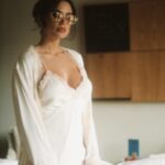 Jade Leboeuf Instagram - Self care moment ✨ la réalité est bien moins glamour, je suis malade depuis 2 jours et quand je parle on dirait soit Robert, soit Marge Simpson. Je vais me reposer pour être a bloc demain 🙌🏼