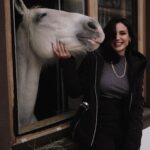 Jade Leboeuf Instagram - Aleppa & Me 🤍 la définition de la douceur, de la curiosité et de la gentillesse ce cheval. Tenue @ikksofficial x @henri_duvillard (offerte) pour trouver un peu de neige mais finalement il n’y en avait pas du tout. Le comble c’est qu’en se levant ce matin, jour blanc, de la neige partout ❄️ 😅