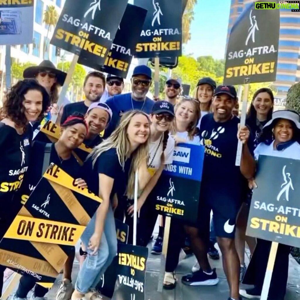 Jaicy Elliot Instagram - Union strong #sagaftra -See you out there friends