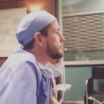 Jaicy Elliot Instagram - Miss sitting in silence with these guys!! @jake.borelli @sophiatali @alexbluedavis @therealkmckidd @seekellymccreary @thesarahdrew and Jimothy 🎬#greysanatomy