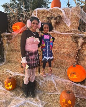 Jaidyn Triplett Instagram - Draculaura and Vampirina!!! 

Drop some 🦇🦇🦇 in the comments! 

#jaidyntriplett #jordyntriplett #monsterhigh #costume #draculaura #vampirina #halloween #sistersister