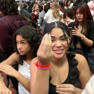 Jaidyn Triplett Instagram - Thank you @mirandacosgrove for the Best Birthday Present Ever!! #jingleball - We had so much fun!

I have a surprise for you guys, Swipe to the last slide. If you get it… drop 🎄🎄🎄 in the comments. 😁😁

#jaidyntriplett #jordynjames #oliviarodrigo #sabrinacarpenter #christmas #jingleball #iheartradio