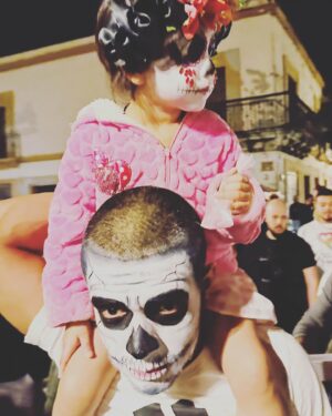 Jaime Murray Instagram - Gracias a todos nuestros ancestros ❤️🙏

Without them their would be no life at all. We have so much to give thanks for & so many to be grateful to. The remembered and the forgotten. The good & even the bad have blessed us. We are here, and one day we too will be dust. 💀❤️🙏

It was a gift to celebrate life, honor death and partake in one of the world’s most ancient traditions in Oaxaca, Día de los Muertos. 

It was an electric and magical time and place. I was lucky enough to feel my grandmother Iris’s fiery spirit. I hope she heard my song ❤️🌹🔥💫