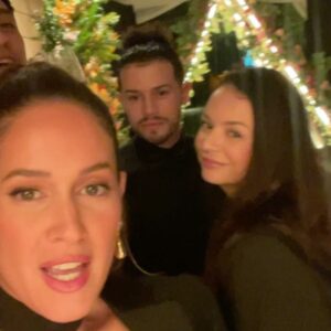 Jaina Lee Ortiz Instagram - Pre-Oscar fun ✨
Thanks to these ladies, I was able to look alive this weekend 🤪 
Hair&mu: @glambynatalie 
Styling: @jordanshilee
