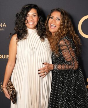 Jaina Lee Ortiz Instagram - There aren’t enough pictures and videos to show the feeling of support and strength in our community. The honor and pride we feel to be in each others presence, celebrating each others wins. ✨

Mad love to @its_rubes @elsamariecollins @neuehouse @jesslivmo @carlosericlopez @poderistas for bringing us together for #LaCena 
And can’t thank @americaferrera enough for the iconic speech in #Barbie #GloriasMonologue (last slide)