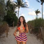 Jami Alix Instagram – me cosplaying as ‘carefree island girl on vacation’