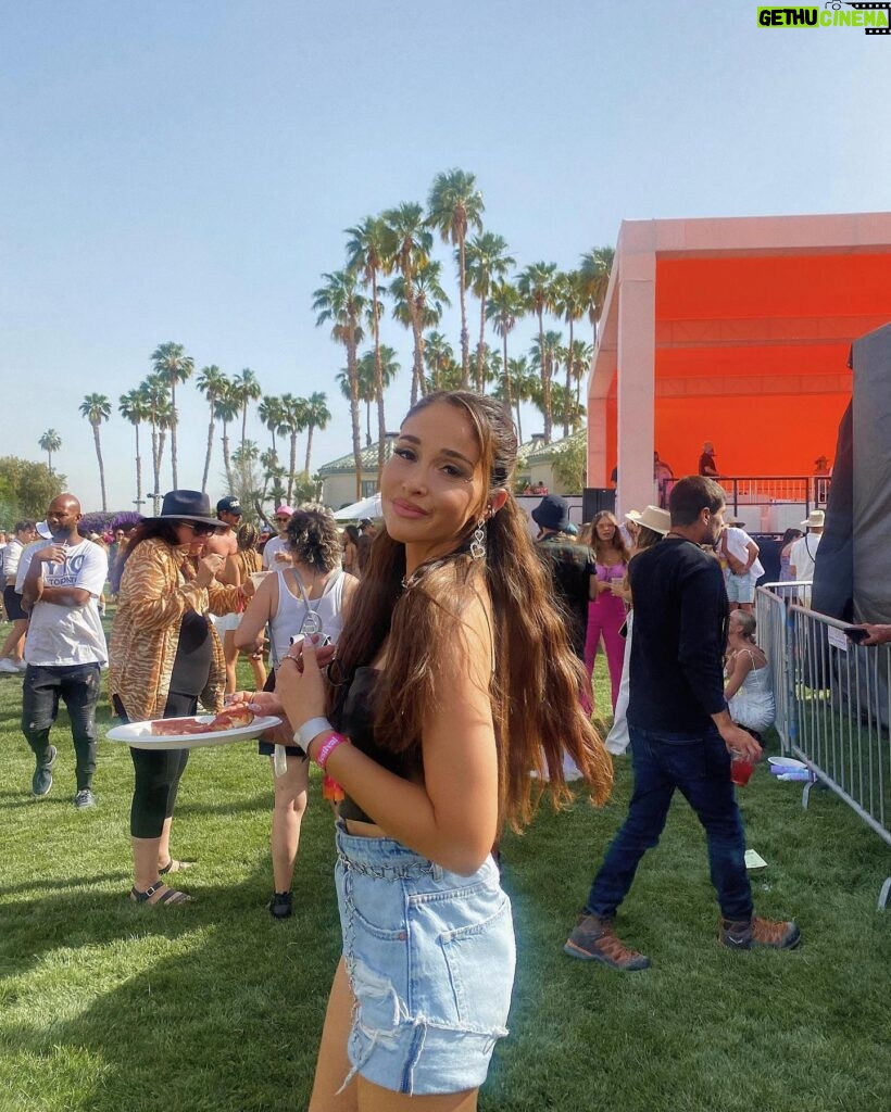 Jami Alix Instagram - absolutely jazzed to announce that i am finally sitting on my couch voluntarily this weekend but here is what i looked like in past years when trying to convince myself and the internet that imma festival girly (im not) <33 last one is from the first year of coachella when @leximars tricked me into driving us to palm springs & promised we had a place to stay when in reality she had absolutely no plan and we ended up sleeping over at a random promoters house (nothing happened) & thought we were SO cool bc we got invited to the same party as bella thorne and modsun lol this is why your 20s are a joke so please be in on the joke and enjoy them!!!!