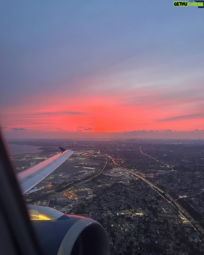 Jamie-Lynn Sigler Instagram - Packed it all in in a literal NY minute❤️