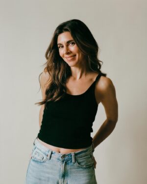 Jamie-Lynn Sigler Instagram - Portraits of a woman who steals all the kids Easter candy 🐰