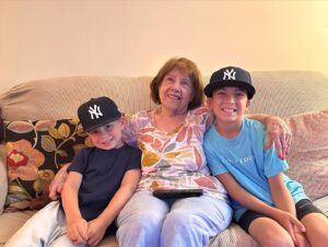 Jamie-Lynn Sigler Instagram - My Abuela. My Mima. Mi vieja. She’s 102 years old and she’s our everything. #pacienciayfe