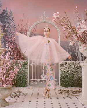 Jamie Clayton Instagram - I’m beyond thrilled to share the first image of me for @Rodarte Fall / Winter 2022 by @kateandlauramulleavy 🥰
 
Photography by: @dritch
Styled by: @shirleykurata and @ashleyfurnival
Hair by: @laurenpalmersmith
Makeup by: @u.z.o and @lenakoro for @narsissist
Manicures by: Melisa Bruce and Anne Chou for @MTMorganTaylor
Production Design by:  @adamandtinadesign
Floral Design by: @josephfree
Post Production: Ink Retouch 
Production by: @nicoleprokes at @blondprodn
Production Manager: @blairez