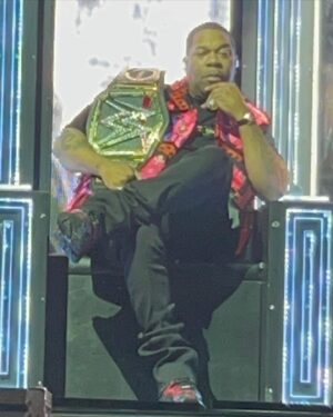 Jamie Szantyr Instagram - So @bustarhymes & @spliffstar_mrlewis tore it up last night in Hartford!! 🔥🔥🔥

@wwe 
@50cent 

#TheFinalLaptour