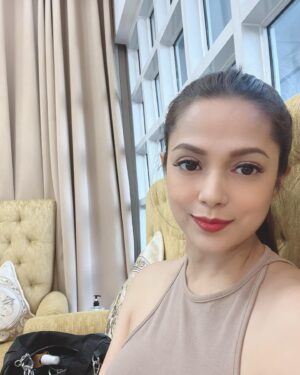 Jamilla Obispo Instagram - pamper time @whitenbeautyandwellness 💋