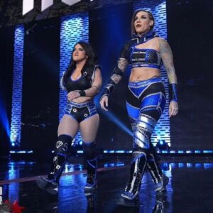 Jamine Benitez Instagram - AEW ALL OUT in Chicago. 
I've made a home in Chicago by wrestling for @shimmerwomen for a good part of my career. This was close to my heart. I take my blessings & embrace them, no matter how small or big they may be.
#aew @aewallout #OGBADASS #latinas #womenswrestling 

Gear: @laluchalady
💄: @every1loveslindsey 
Hair collaboration:
@dolledupbydani @every1loveslindsey