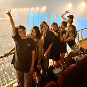 Jane Lee Instagram - 超級感動的一晚❤️
歌神的廣東歌都是我在溫哥華的回憶
國語歌每一首也都琅琅上口
總是在演唱會才會想起當初喜歡你的原因
你說很多人問為什麼要這麼累一直唱？為什麼不去環遊世界？
很喜歡你的回答
因為你就在全世界做著你最開心的事❤️
#滿滿的感動
#期待張學友70 