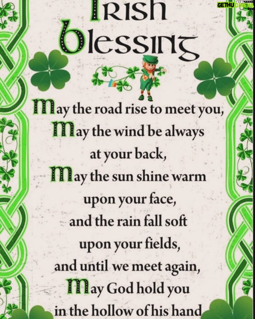 Jane Lynch Instagram - Tom Flannery, the beloved Dad of our @therealkateflannery, has passed from this earth. He was 100 years old. He lived a beautiful life full of love. He was a generous and caring soul. Let’s all raise a glass to our Tom and his life well lived. 🍀💚