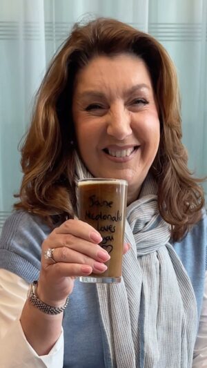Jane McDonald Instagram - Always remember… Jane McDonald loves you 🧡
Send this to someone to remind them.
Listen to Jane McDonald’s Picky Tea Bank Holiday Monday from 4pm on Radio 2 and BBC Sounds 🎧