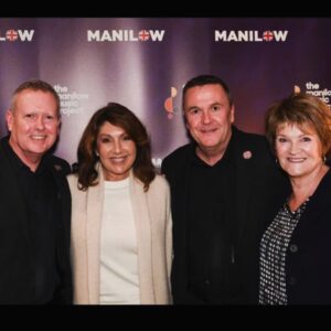Jane McDonald Instagram - Had a fabulous evening with family and friends at the London Palladium watching the wonderful @barrymanilowofficial perform - what an absolutely fantastic show!!
With Sue, my brother Tony, sister Wendy, Mark Worral and Andy Hawkins.