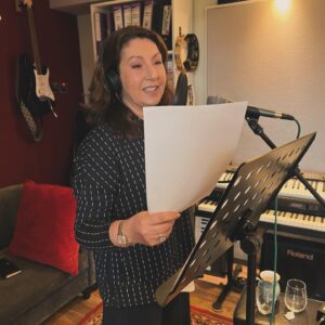 Jane McDonald Instagram - Look who’s back in the studio!!