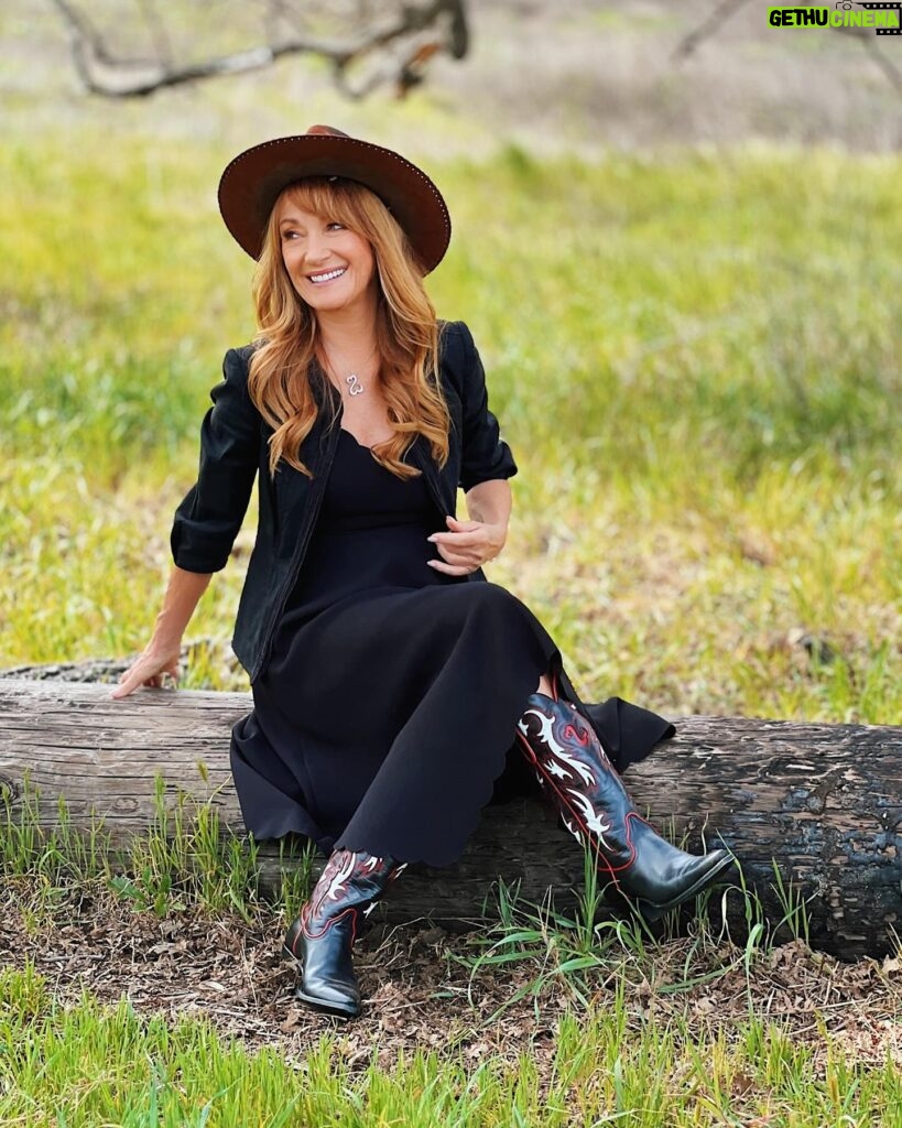 Jane Seymour Instagram - Introducing The “Open Hearts by Jane Seymour®” our collaboration with Dixon Boots! 🤠 It is a timeless limited edition cowgirl boot designed by… me!⁣ ⁣ Inspired by my personal journey of heartbreak, healing and discovery, these boots carry the powerful message of the Open Hearts philosophy. A beacon of hope, resilience, and the beauty of maintaining an open heart through life’s trials and triumphs.⁣ ⁣ In this special release of only 100 limited edition boots, 20 lucky buyers at random will receive⁣ “The Open Hearts by Jane Seymour® Boots” personally signed by me.⁣ ⁣ With every purchase, you have the chance to receive an autographed meaningful piece of art crafted to last a lifetime.⁣ ⁣ Pre-Order yours today at JaneSeymour.com!