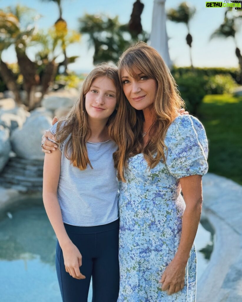 Jane Seymour Instagram - Oma and Willa time 🩵💙🤍 They grow up so fast! 🥹