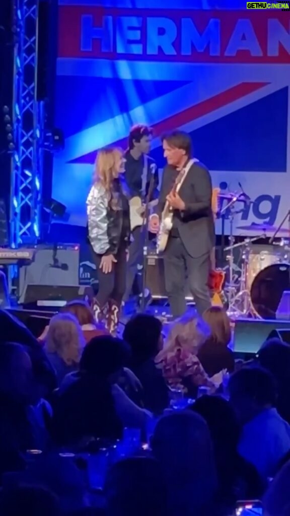 Jane Seymour Instagram - Night out on the town to @canyonagoura for The @malibooz! 🤩 So many friends and family members came to enjoy a great show. 🎸 @johnnyzambetti joined his father on stage and I got to sing along as well, it was truly special! 🥰⁣ ⁣ 📸: @theaandrea & @cheri.ingle & @sallyfrankenberg