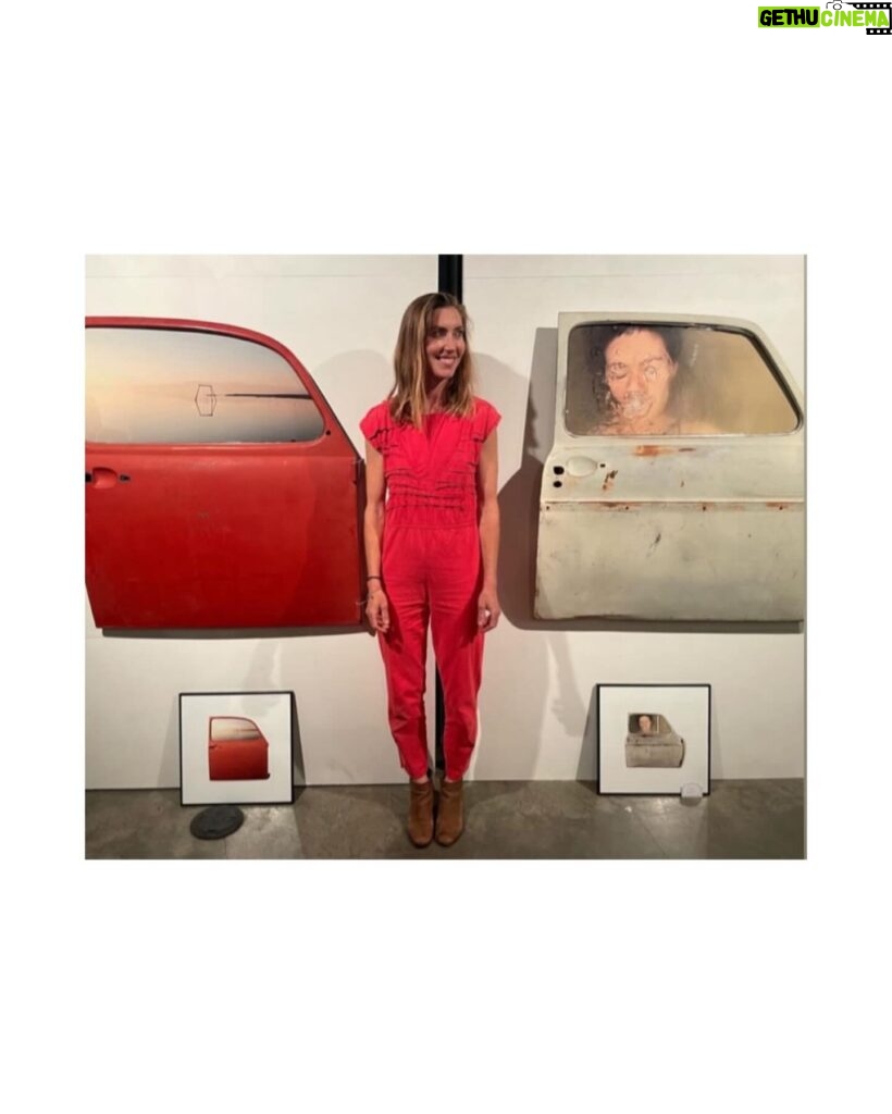 Jane Seymour Instagram - There are some moments in life when words fall short, and @katiejflynnphotography’s art show was one of those moments. To see her passion, dedication, and creativity on display for everyone to see was a profound experience. ♥️ My heart swells with pride for this remarkable young woman, I’m a proud momma! 🥰