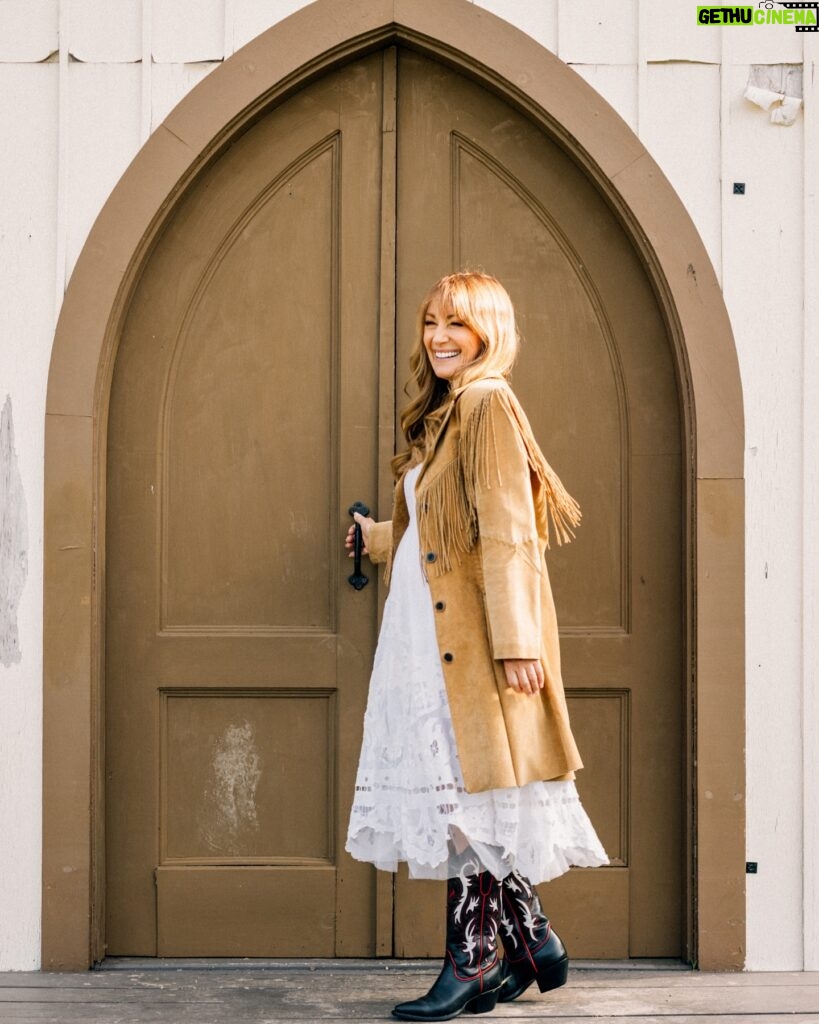 Jane Seymour Instagram - Behind every door is a new beginning, waiting for you to walk through and seize it! ☺️⁣ ⁣ Walk through in your new Open Hearts boots! They’re available now at JaneSeymour.com⁣ ⁣ And don’t forget, in this special release of only 100 limited edition boots, 20 lucky buyers at random will receive “The Open Hearts by Jane Seymour® Boots” personally signed by me. 🖊️ ⁣ ⁣ With every purchase, you have the chance to receive an autographed meaningful piece of art crafted to last a lifetime. 💕