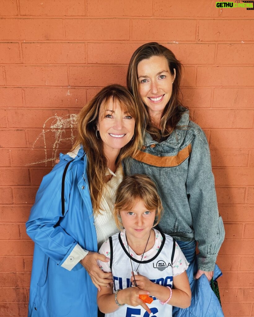 Jane Seymour Instagram - Happy #OpenHeartsSunday! 🥰 My heart is full as we got to watch Luna have so much fun playing basketball! 🏀 Shes a force to be reckoned with on the court! 😊 What’s something that brought you joy this week?