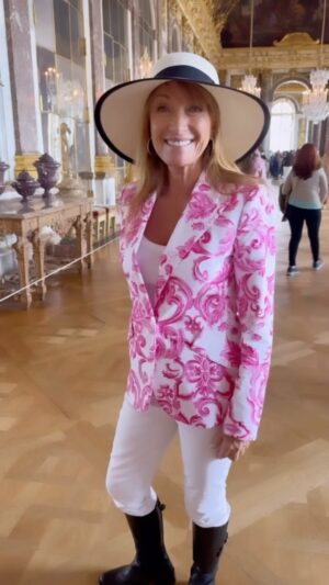 Jane Seymour Instagram - Stepping back in time at Versailles! ✨ Filming “The French Revolution” in these opulent halls was an unforgettable experience. ⁣
⁣
Fun fact: we filmed here in the Hall of Mirrors, where the Treaty of Versailles was signed! ✍️ Walking through these rooms again feels surreal! 🫶 ⁣
⁣
If you could star in a historical movie, which era would you choose?