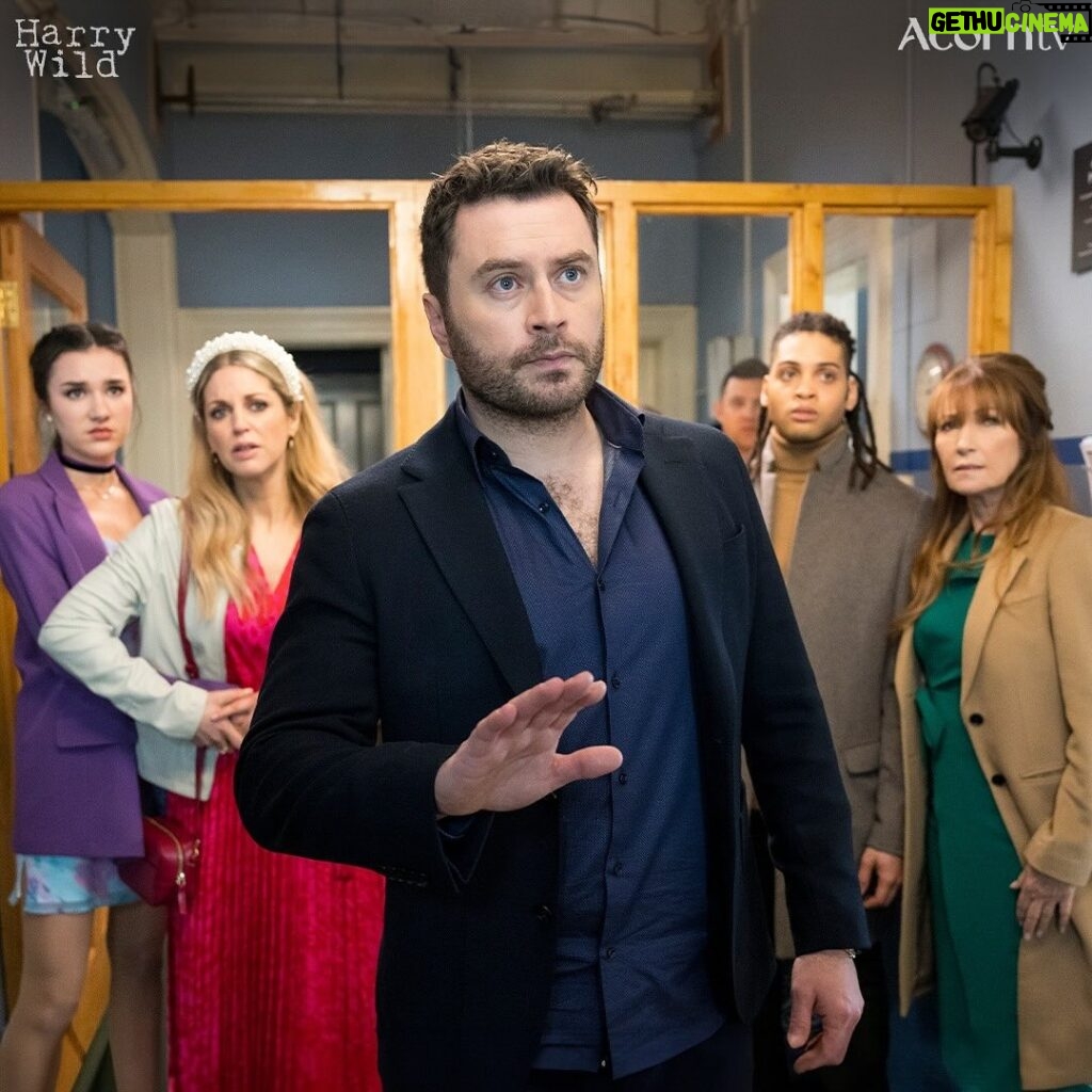 Jane Seymour Instagram - Harry’s back! 😉 Here’s your first look at #HarryWild Season 3! What do you think is in store this season? 🤔 @acorn_tv