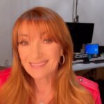 Jane Seymour Instagram - Backstage today at @kcalnews and wanted to talk to you about what @rubyschoicefilm means to me. ⁣⁣This story is so important. ⁣⁣ Join me this upcoming Sunday, April 28 for a special matinee show of #RubysChoiceFilm followed by a Q&A. Experience @rubyschoicefilm with me at Laemmle Town Center, Encino. ♥️ Visit laemmle.com/film/rubys-choice for more details and tickets or tap the link in my Instagram Stories!⁣ ⁣ #DementiaAwareness #Family #AlzheimersAwareness