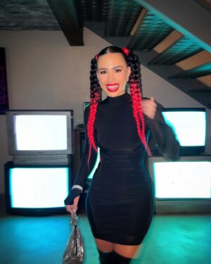 Janelle Marie Instagram - Living Art: Basel Edition 🎨🖌️ #artbasel