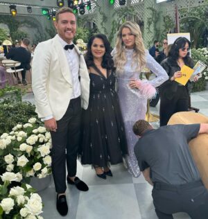 Janelle Pierzina Instagram - You know I love playing games! 🥰Playing Pictionary at the E! Brunch at the Oscars was no different. So much fun!