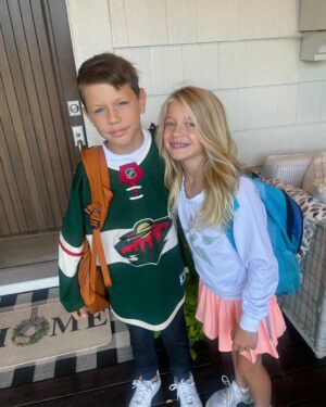 Janelle Pierzina Instagram - And they’re off!! First Day of School! 🍎 

Violet 6th
Lincoln 4th
Stella 3rd