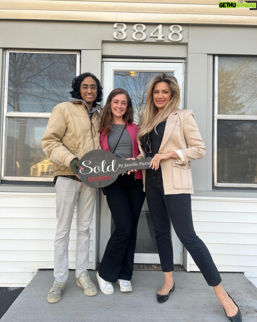 Janelle Pierzina Instagram - Just helped these first time home buyers on the purchase of their very first home!!!🏡 After looking for awhile, we found a home they absolutely loved. Cute little bungalow in the popular and charming Longfellow neighborhood. I sell homes all over the Twin Cities and absolutely love working with first time home buyers! If you are interested hit me up in my DMs and we can meet in my favorite Minneapolis coffee house to discuss how I can help you find your dream home! 🔑 🏡 #minnesotarealtor #realtor #edinarealty