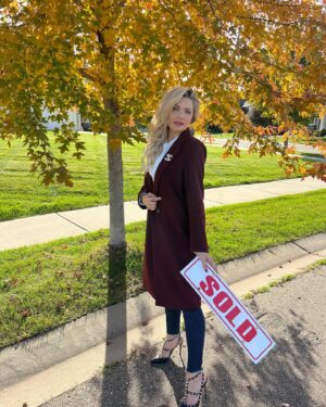 Janelle Pierzina Instagram - Once again I’m at the top of my company sales wise as one of the top realtors in the nation! Top 10 percent of my entire company in sales 💫Another year of making my clients dreams come true! I truly love what I do! If you are a buyer or seller in the Minneapolis area looking to buy or sell in the next two years drop a comment below. I’d love the opportunity to work with you!
