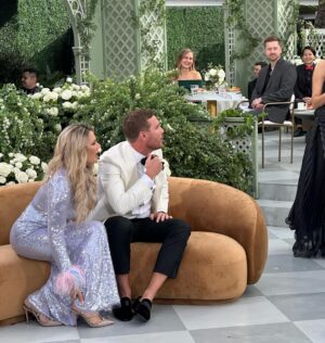 Janelle Pierzina Instagram - You know I love playing games! 🥰Playing Pictionary at the E! Brunch at the Oscars was no different. So much fun!