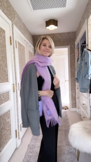 Janet Gunn Instagram - Casual Friday with @minnierosenyc 
💥
It’s still chilly willy here so all the jackets and sweaters are on repeat!
These black knit pants are incredible; they feel so great on the bod; I love the pocket detail, the high waist, and the flair!
The oversized cardigan looks great and I do love the pockets.
 For Minnie & Rose use my code - Janet20

Can’t go wrong with @philipb spray
Lips @nudeenvie 
added this safety pin brooch, you can make your own! This one came off a sweater from a sweater from @periaofficial
1st sweater @frannegolde 
Purple bag - PeriA
Adidas - sneakers, so comfortable
Scarf @loewe 
Earrings @studs 

Have a great weekend friends!!
#fashioninspo #casualstyle #minnieandrose